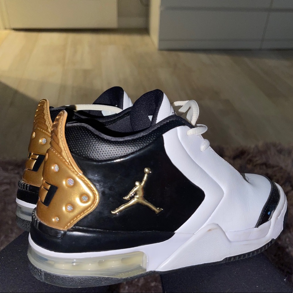 limited edition Jordans size 5Y fits size 6